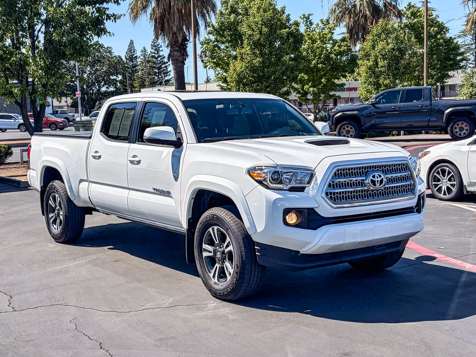 Used 2016 Toyota Tacoma TRD Sport AWD/4WD image 5