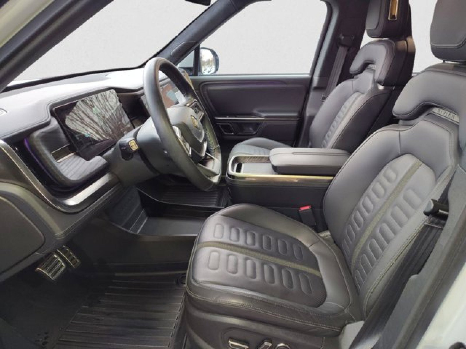 Used 2023 Rivian R1S Adventure AWD/4WD image 10