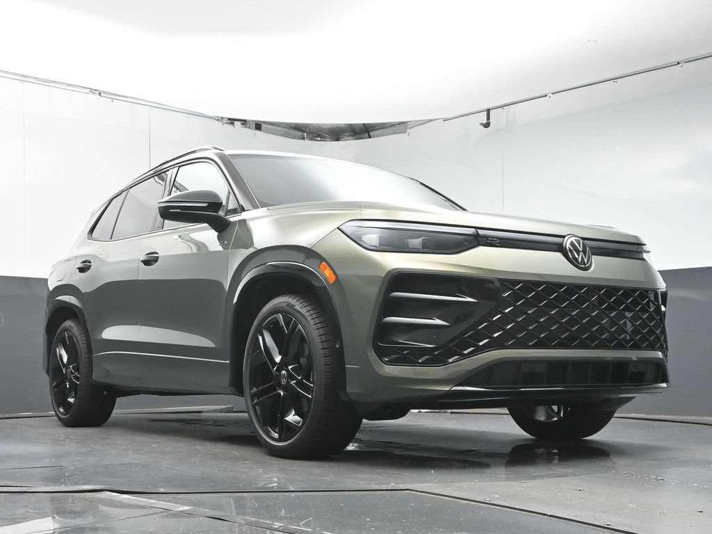 New 2026 Volkswagen Tiguan SE R-Line FWD image 37