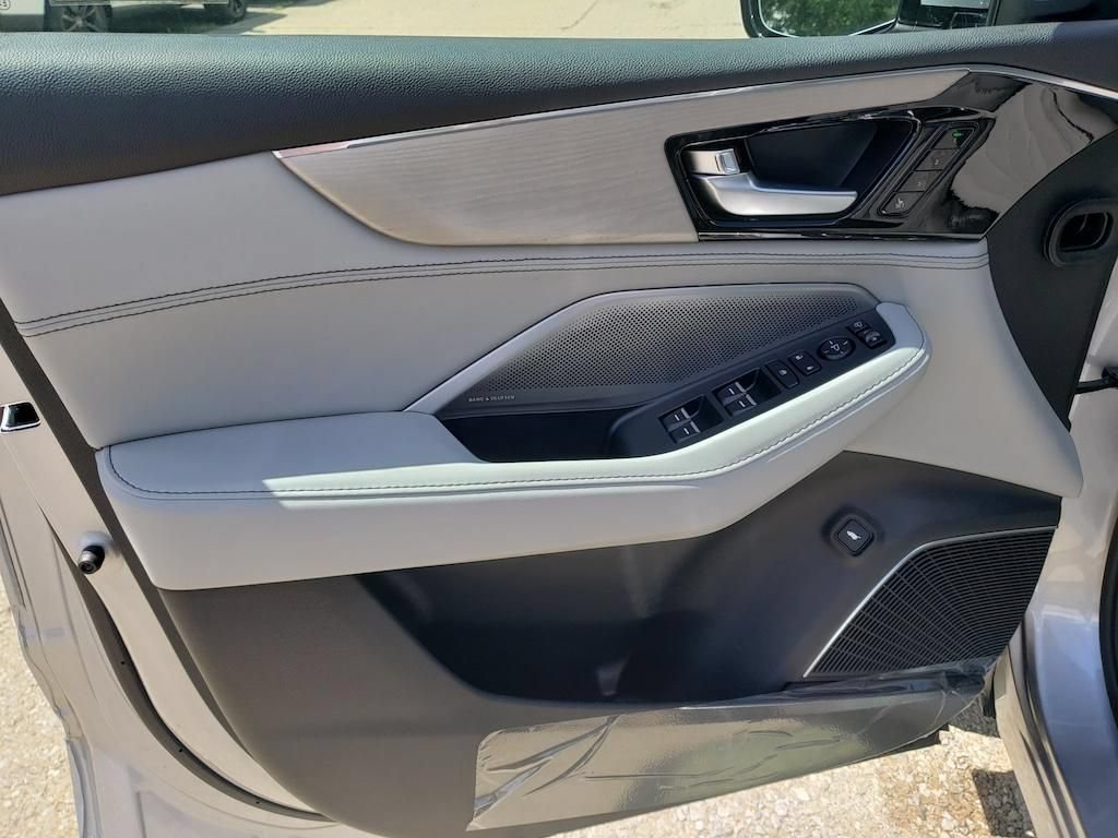 New 2026 Acura MDX w/ Advance Package AWD/4WD image 11