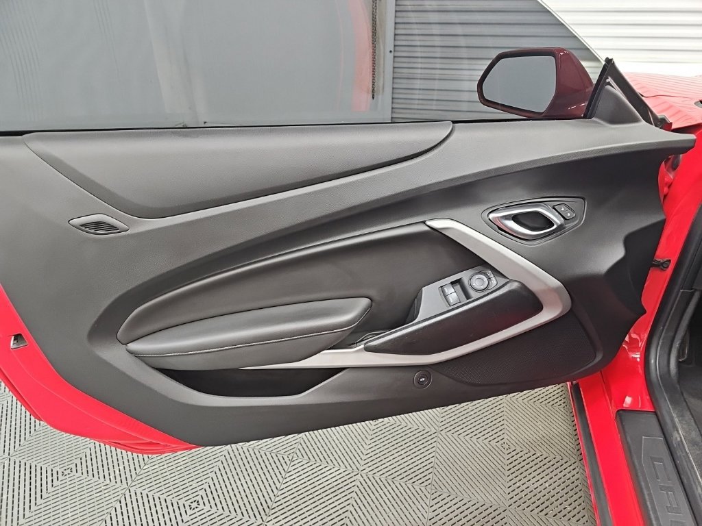 Used 2019 Chevrolet Camaro SS RWD image 31