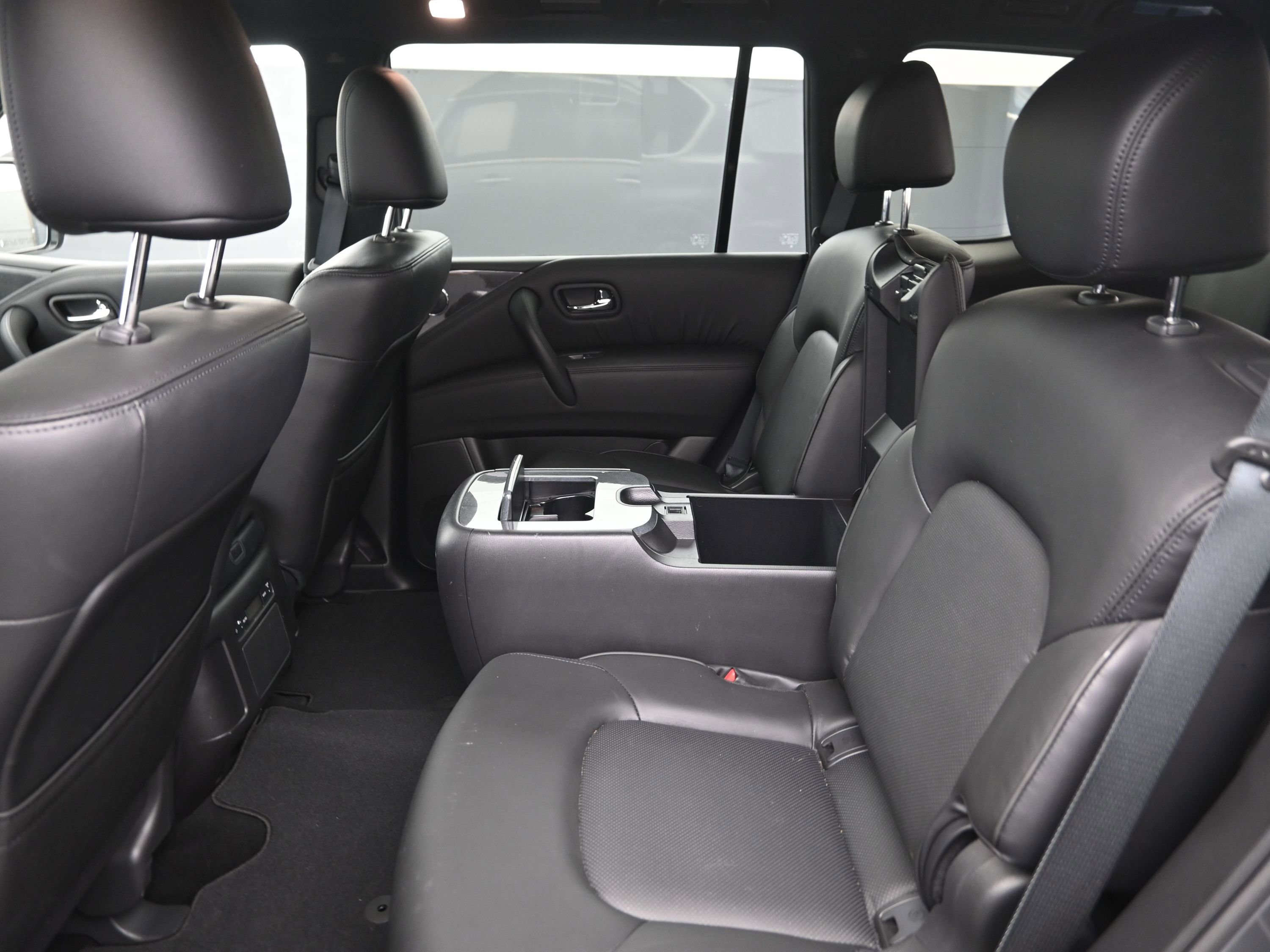 Used 2024 Nissan Armada SL w/ Midnight Edition Package image 17