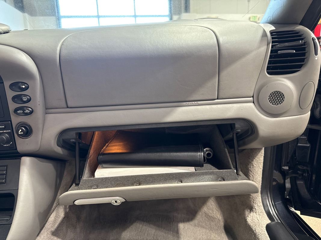 Used 2004 Porsche 911 Carrera image 94