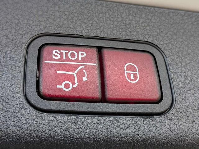 Used 2021 Mercedes-Benz GLB 250 4MATIC image 16