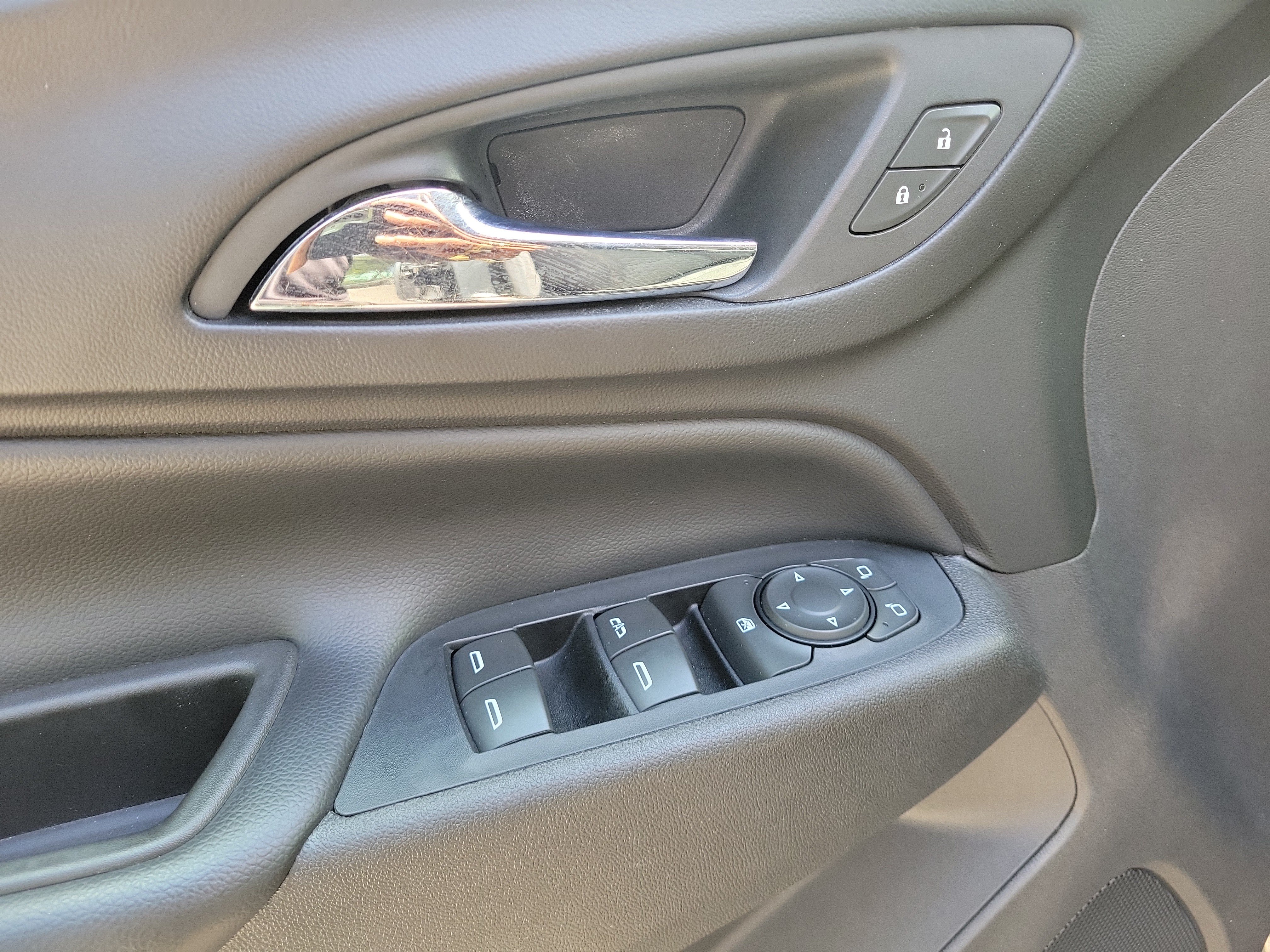 Used 2019 Chevrolet Equinox LT AWD/4WD image 13