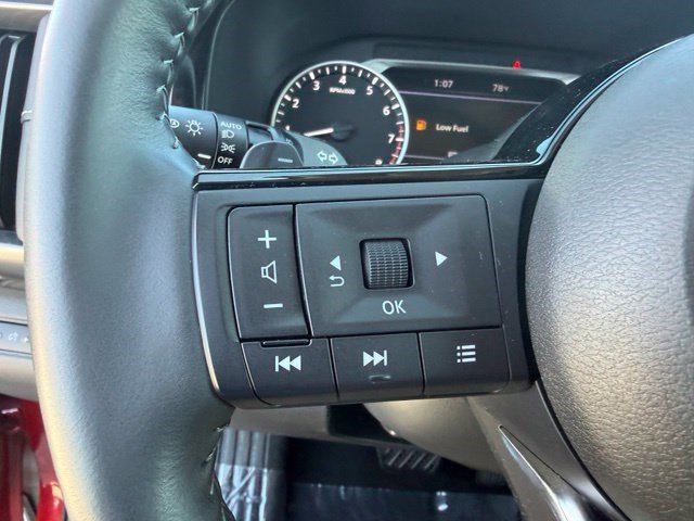 Used 2024 Nissan Pathfinder SL AWD/4WD image 15