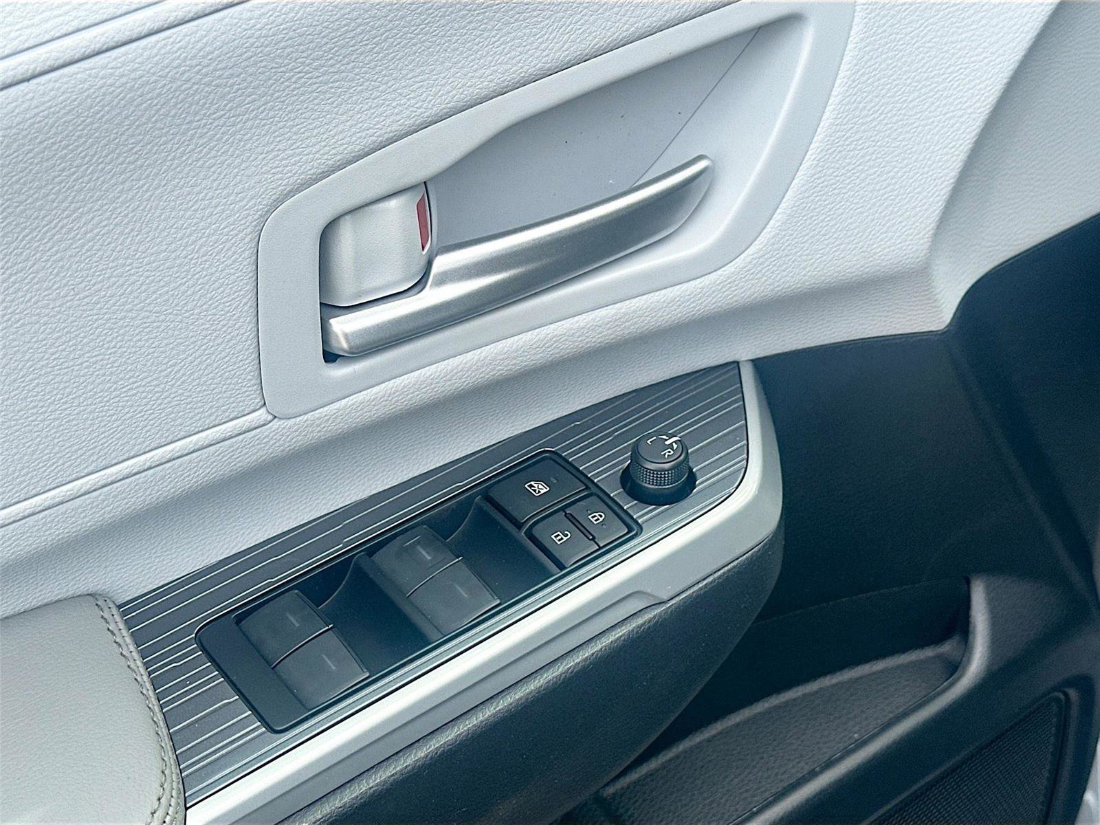 New 2026 Toyota Sienna XLE image 21