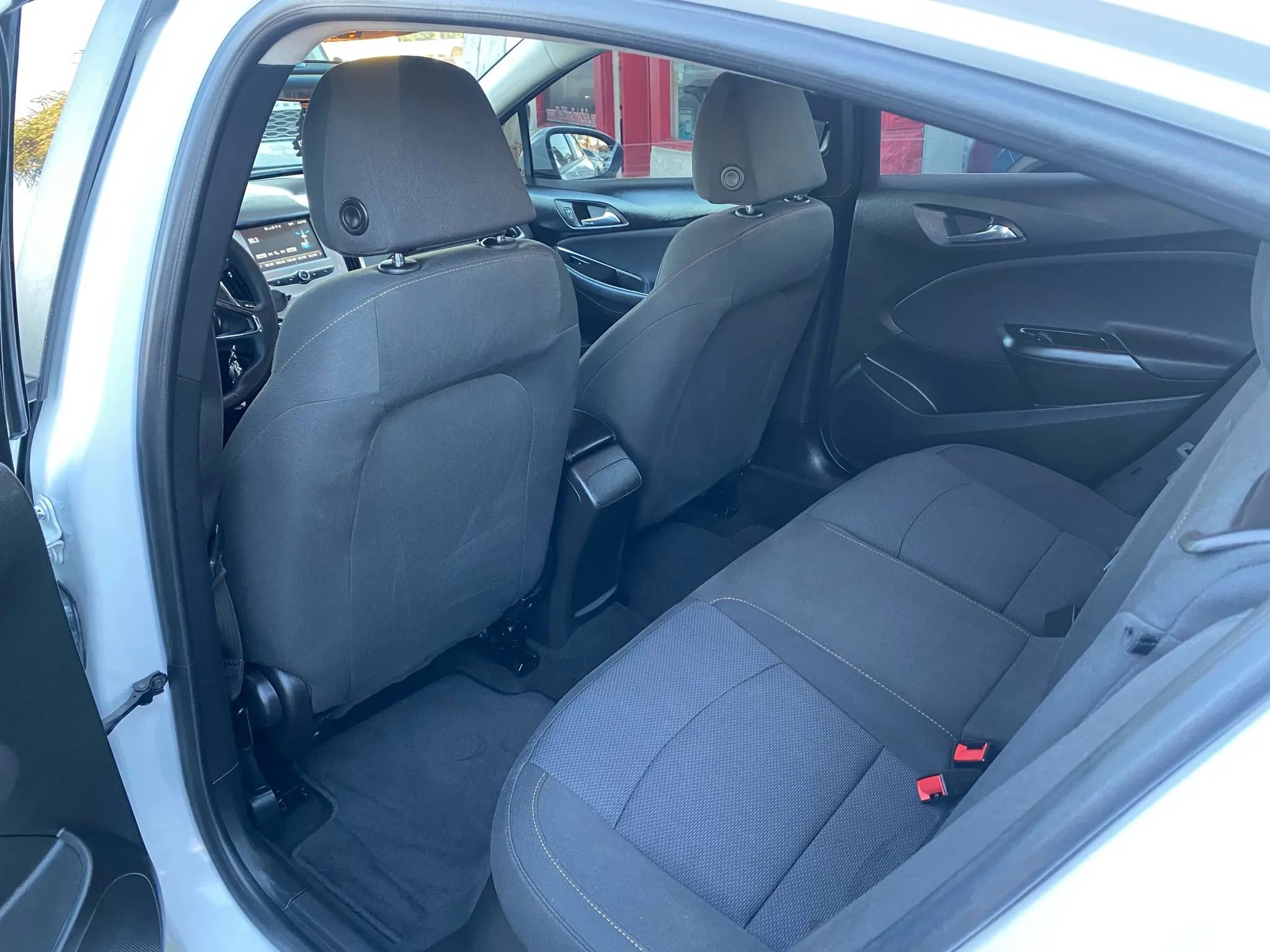 Used 2018 Chevrolet Cruze LS image 13