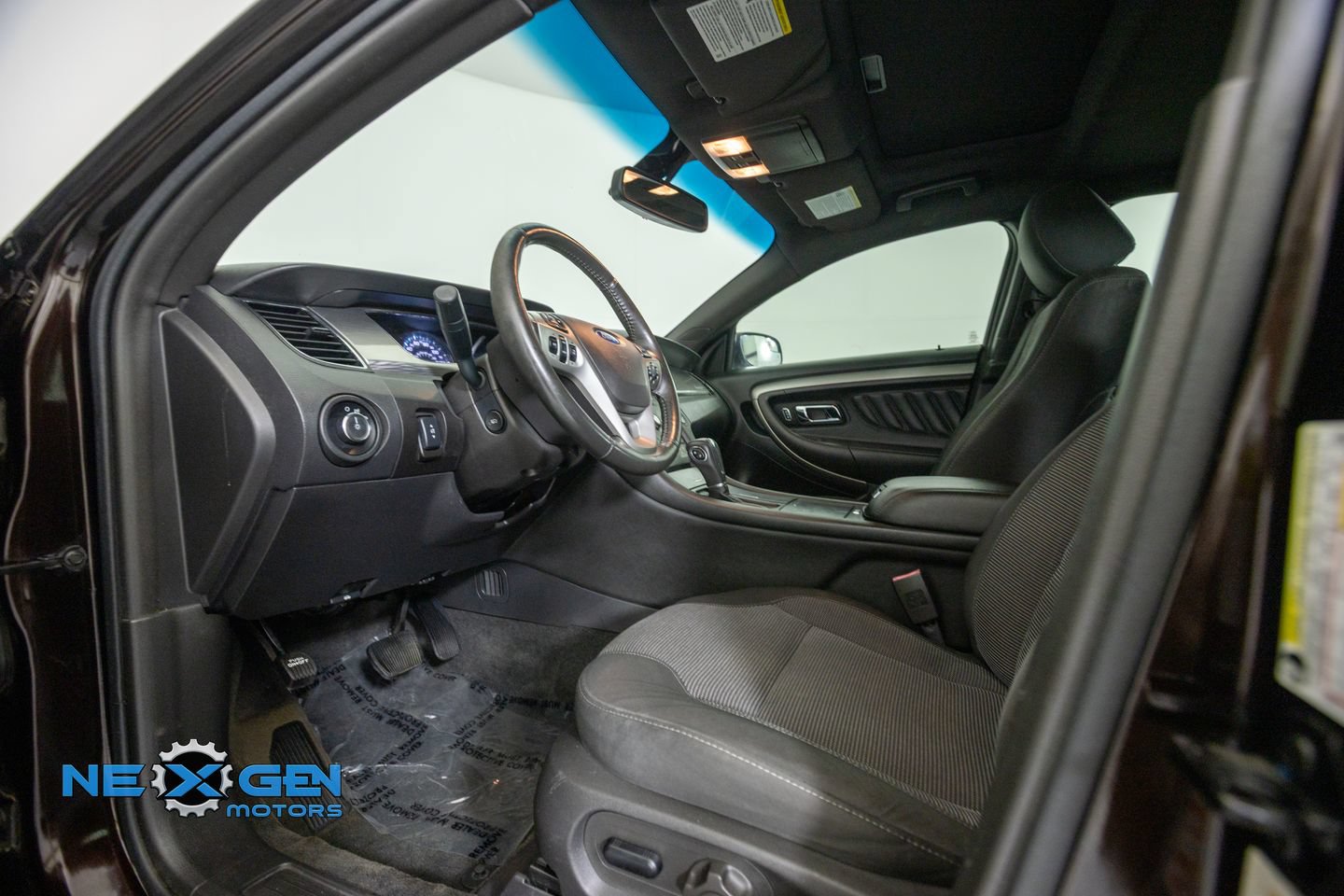 Used 2013 Ford Taurus SEL FWD image 10