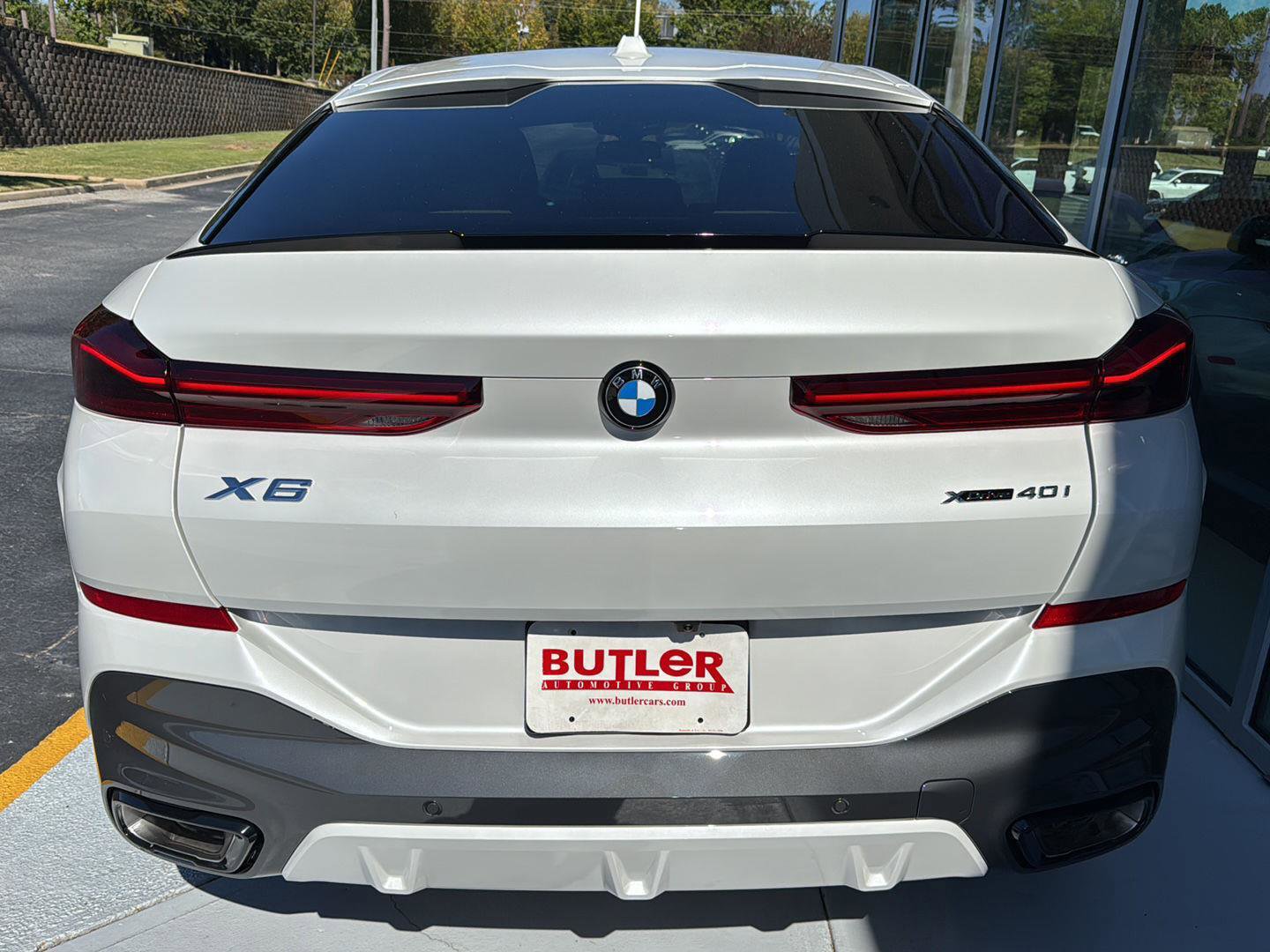 New 2026 BMW X6 xDrive40i w/ Executive Package image 4