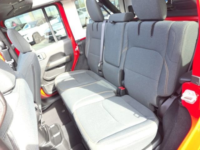 Used 2025 Jeep Wrangler Unlimited Sahara w/ Safety Group image 39