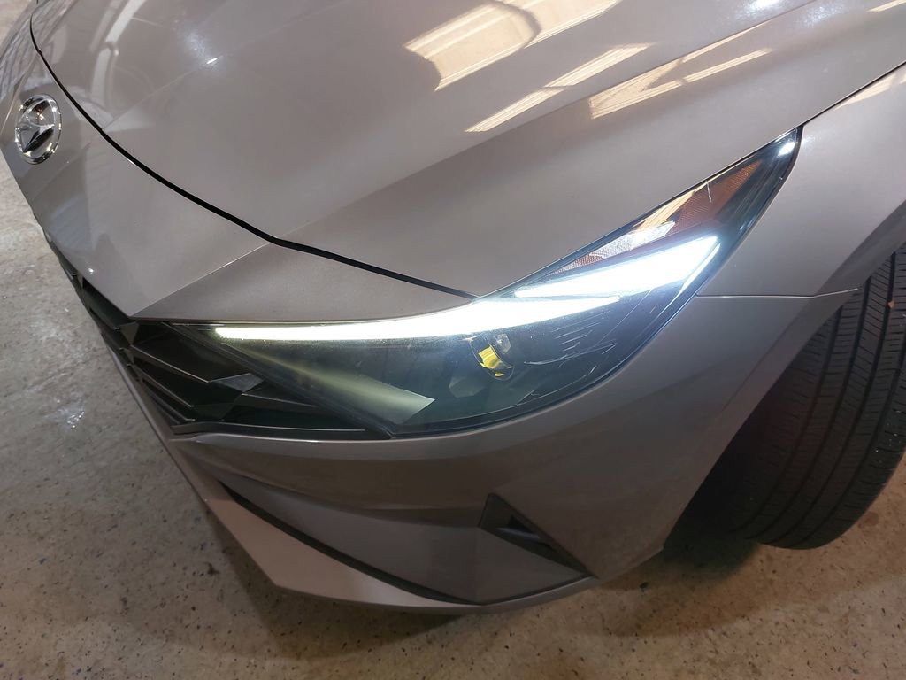 Used 2023 Hyundai Elantra SE FWD image 33