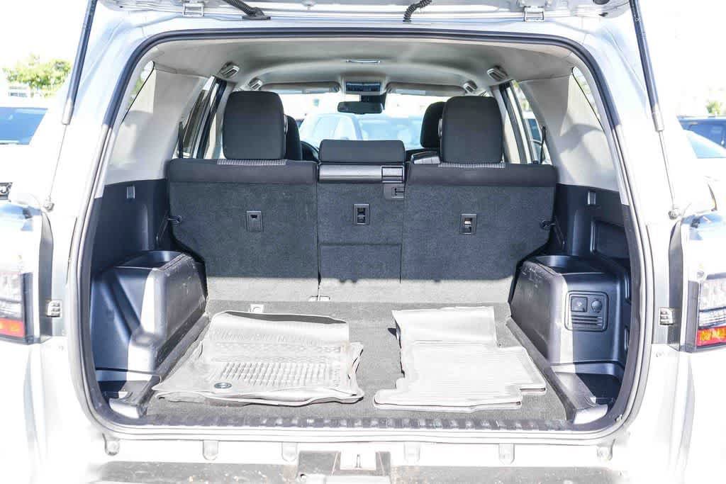 Used 2022 Toyota 4Runner SR5 AWD/4WD image 25