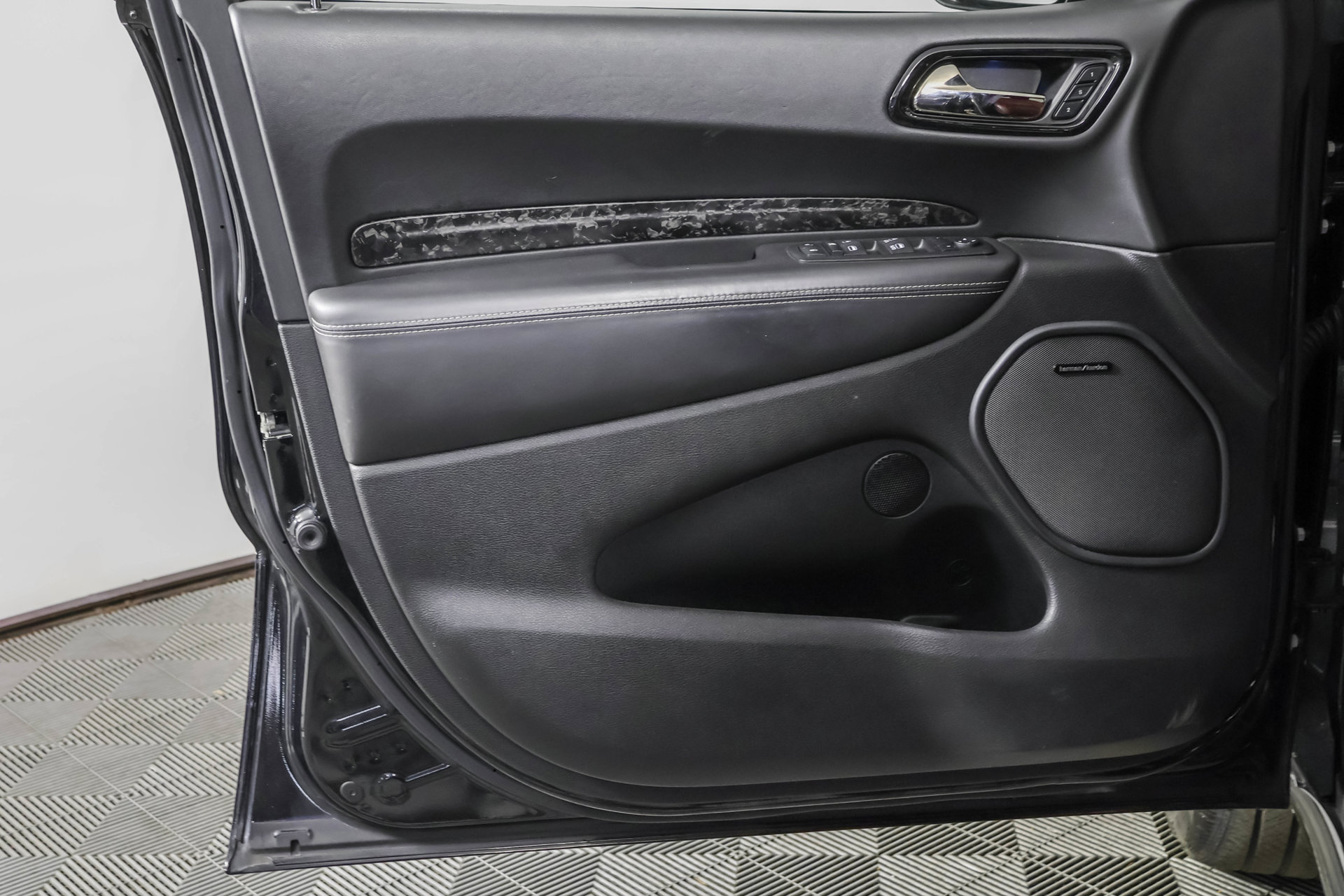 Used 2023 Dodge Durango SRT AWD/4WD image 34