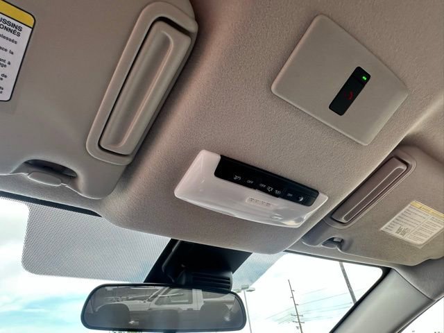 New 2025 Nissan Versa SR w/ Trunk Package image 22