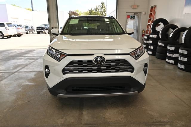 Used 2019 Toyota RAV4 Limited w/ Advanced Technology Package AWD/4WD image 2