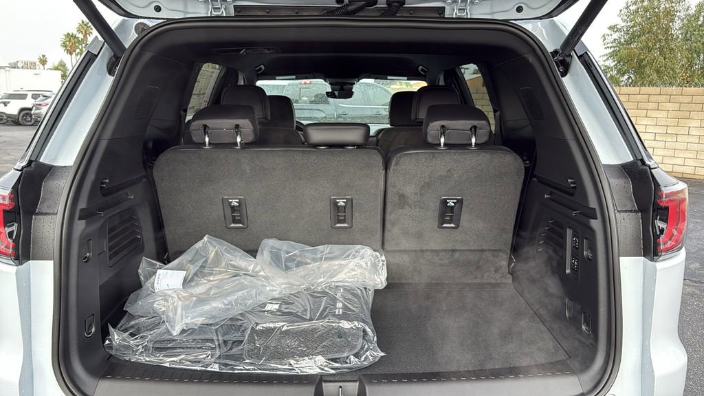 New 2026 GMC Acadia Denali w/ Super Cruise Package image 29