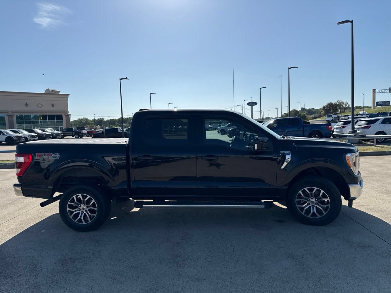 Used 2022 Ford F150 Lariat w/ FX4 Off-Road Package AWD/4WD image 17