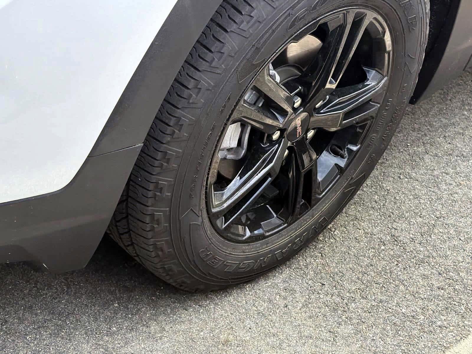Used 2024 GMC Terrain AT4 AWD/4WD image 4