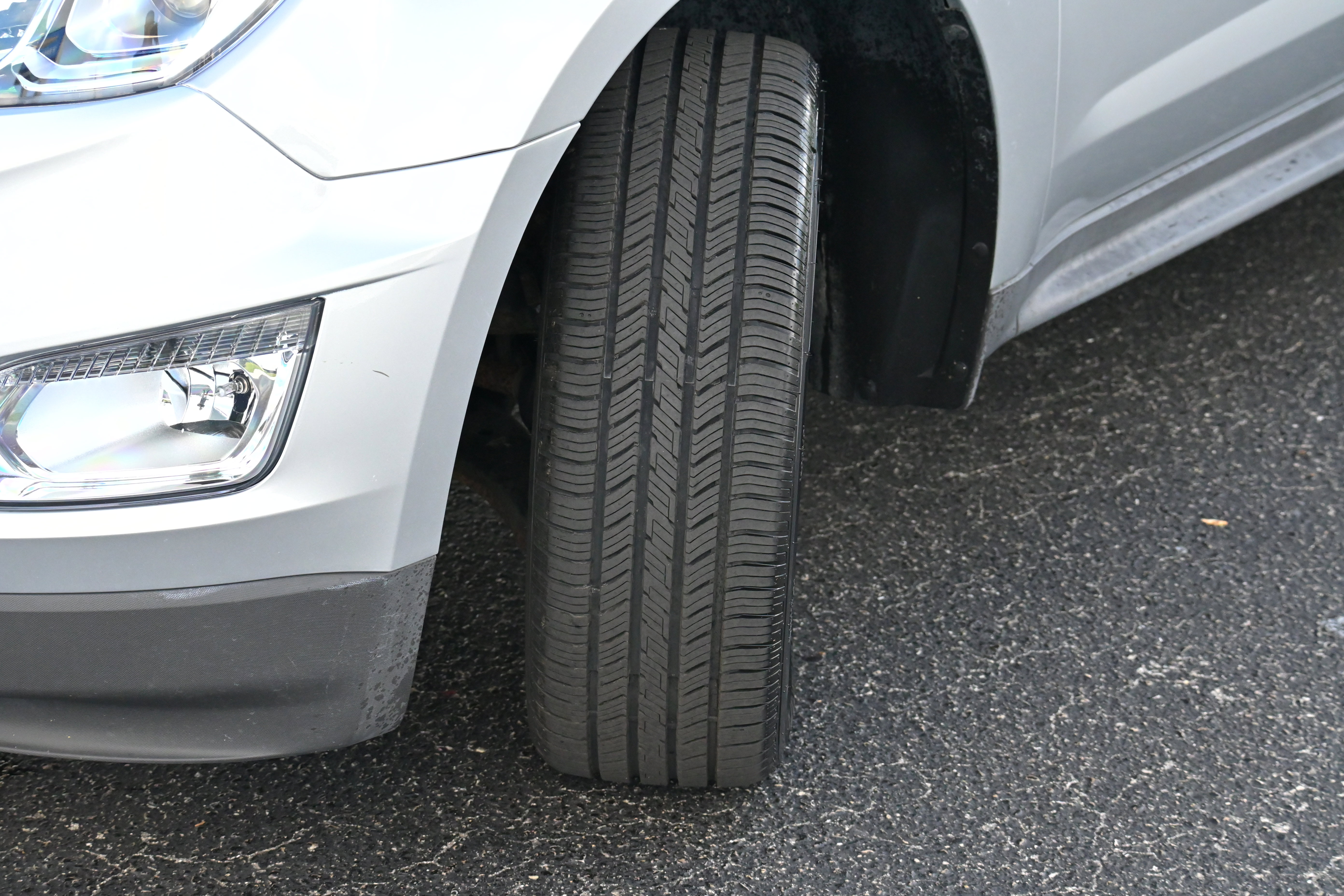 Used 2017 Chevrolet Equinox Premier w/ Enhanced Convenience Package image 32