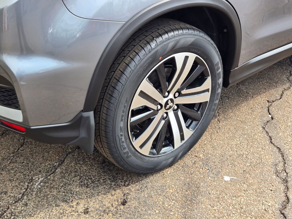 Used 2026 Mitsubishi Outlander Sport ES AWD/4WD image 9