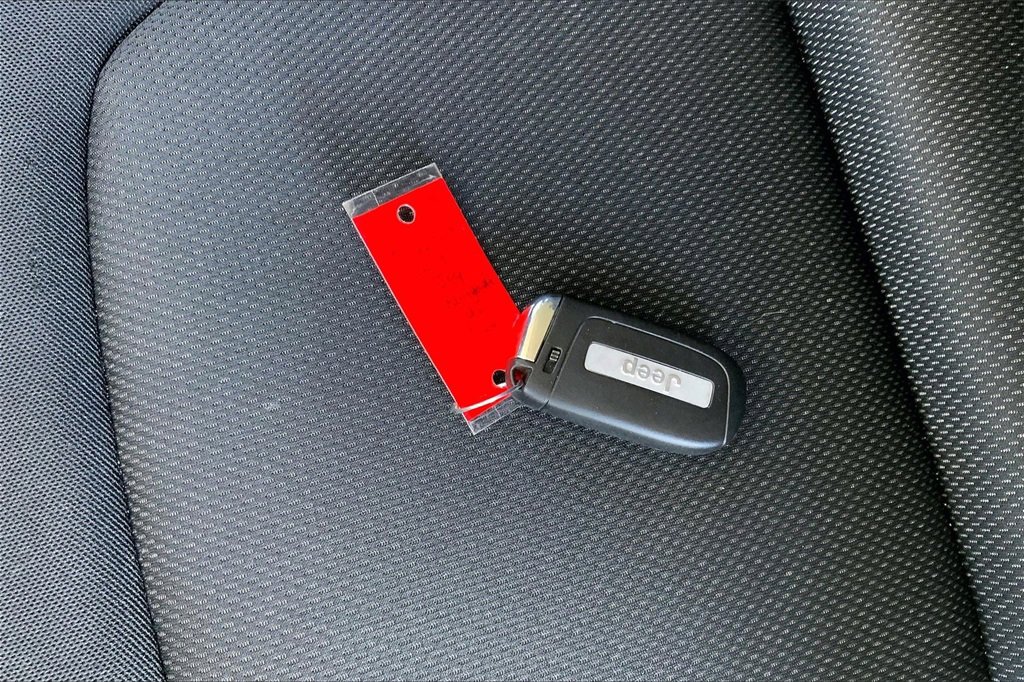 Used 2019 Jeep Renegade Sport image 26