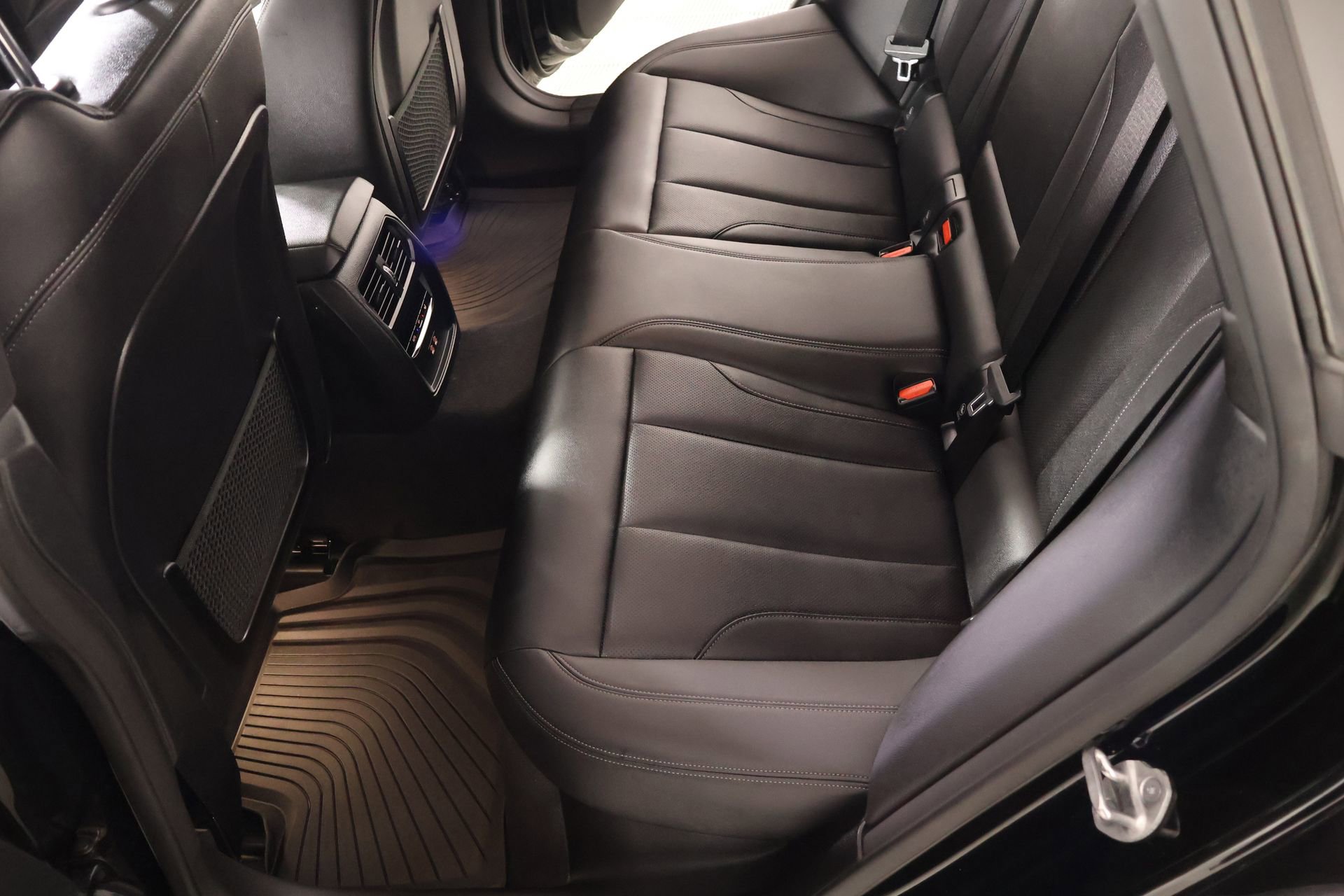 Used 2023 BMW i4 eDrive35 w/ Premium Package image 13