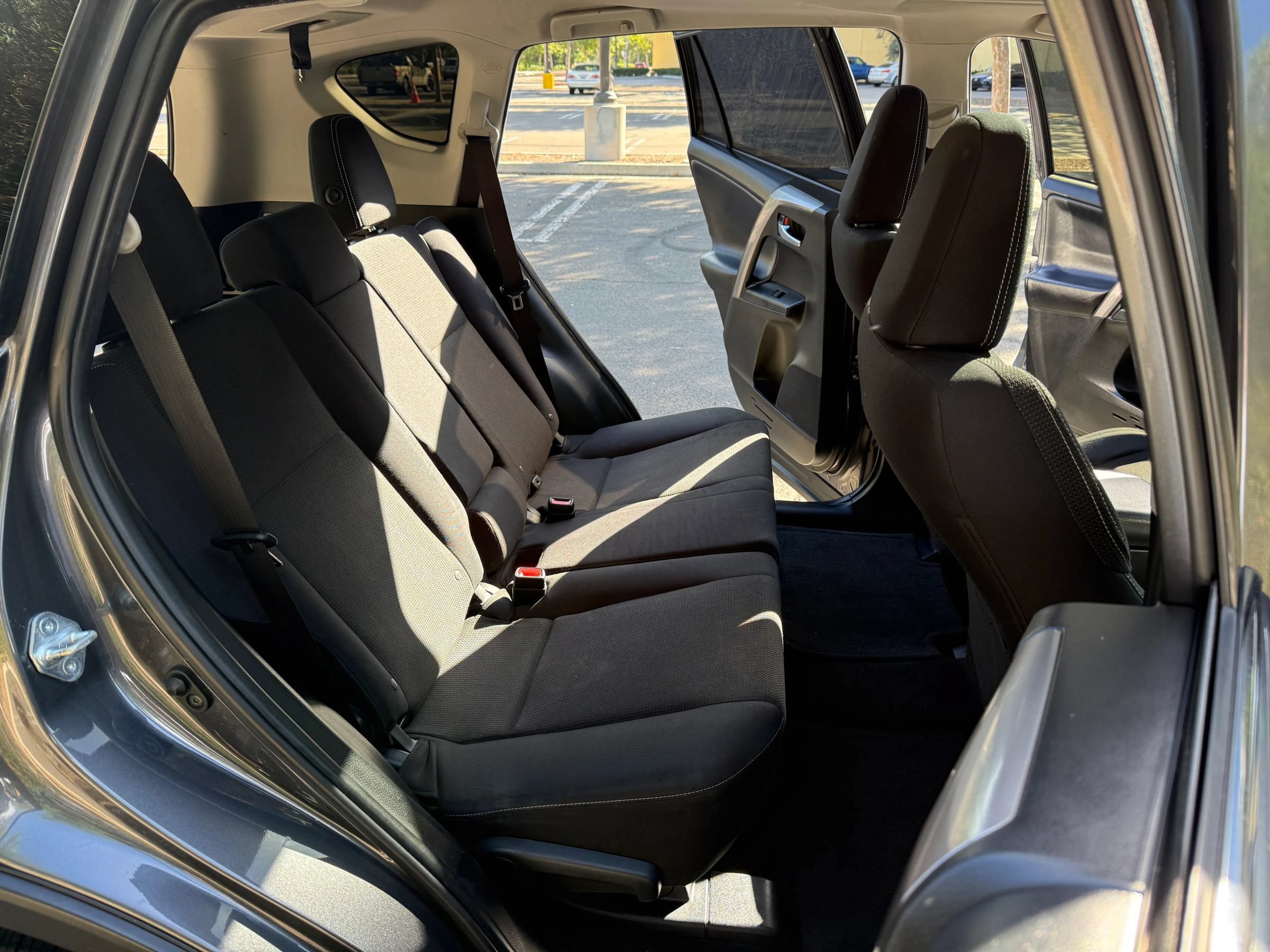 Used 2017 Toyota RAV4 XLE w/ Carpet Mat Package FWD image 17