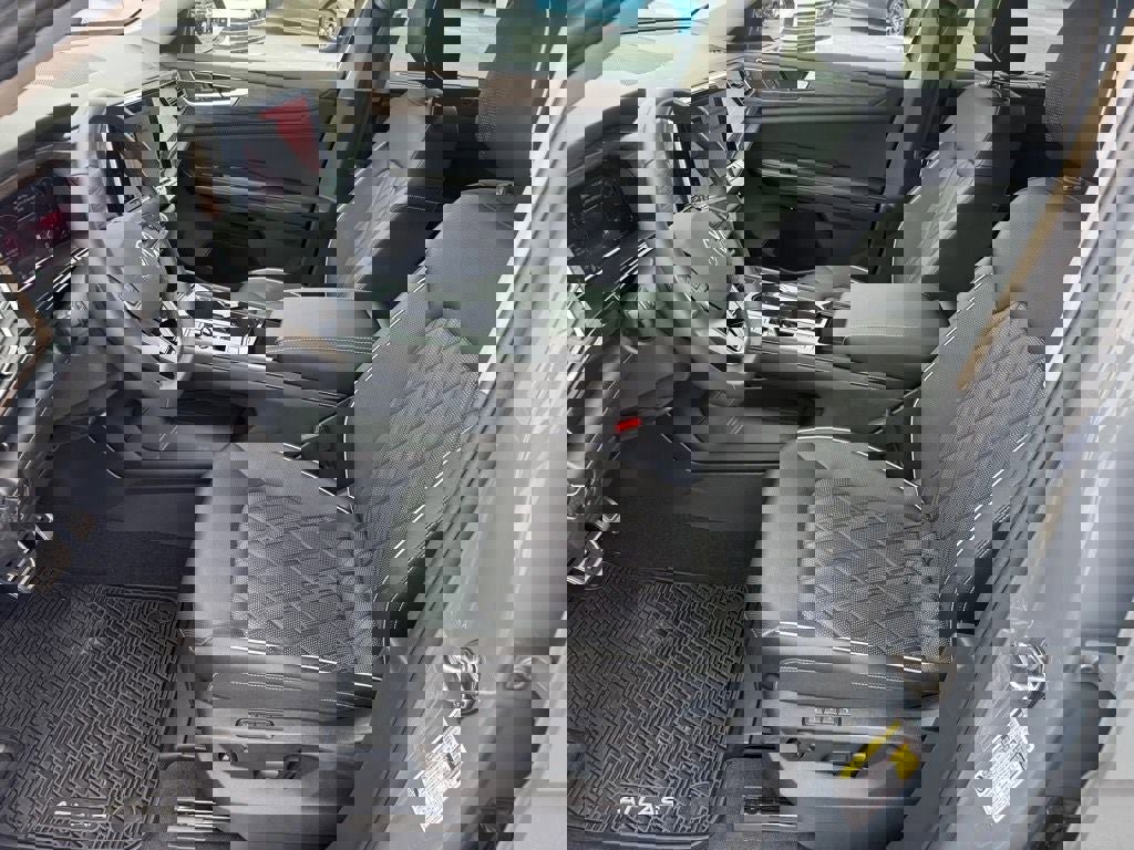 Used 2025 Volkswagen Atlas SEL Premium R-Line image 9