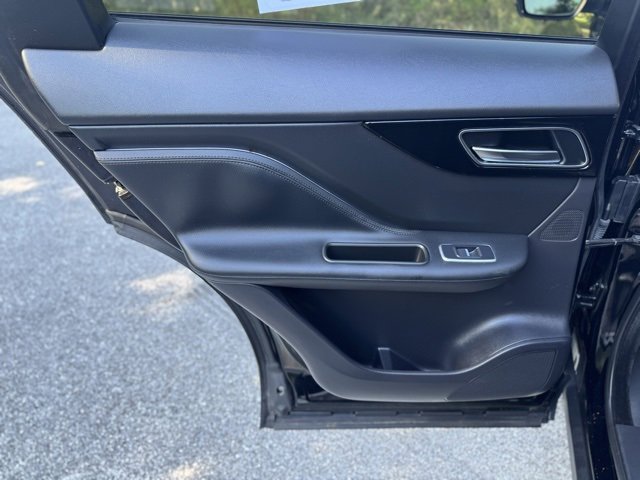 Used 2019 Jaguar F-PACE Premium image 14