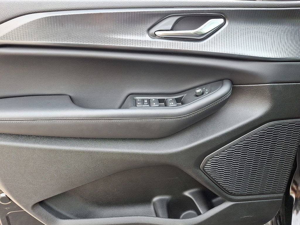 Used 2025 Jeep Grand Cherokee Laredo image 12