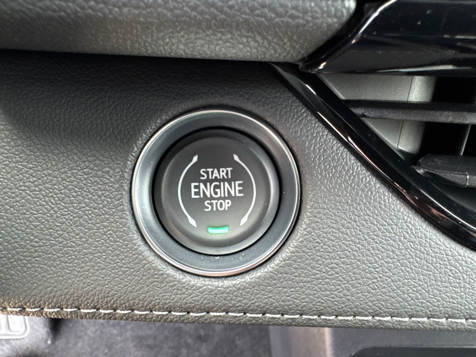 Used 2026 Buick Enclave Avenir w/ Super Cruise Package FWD image 35