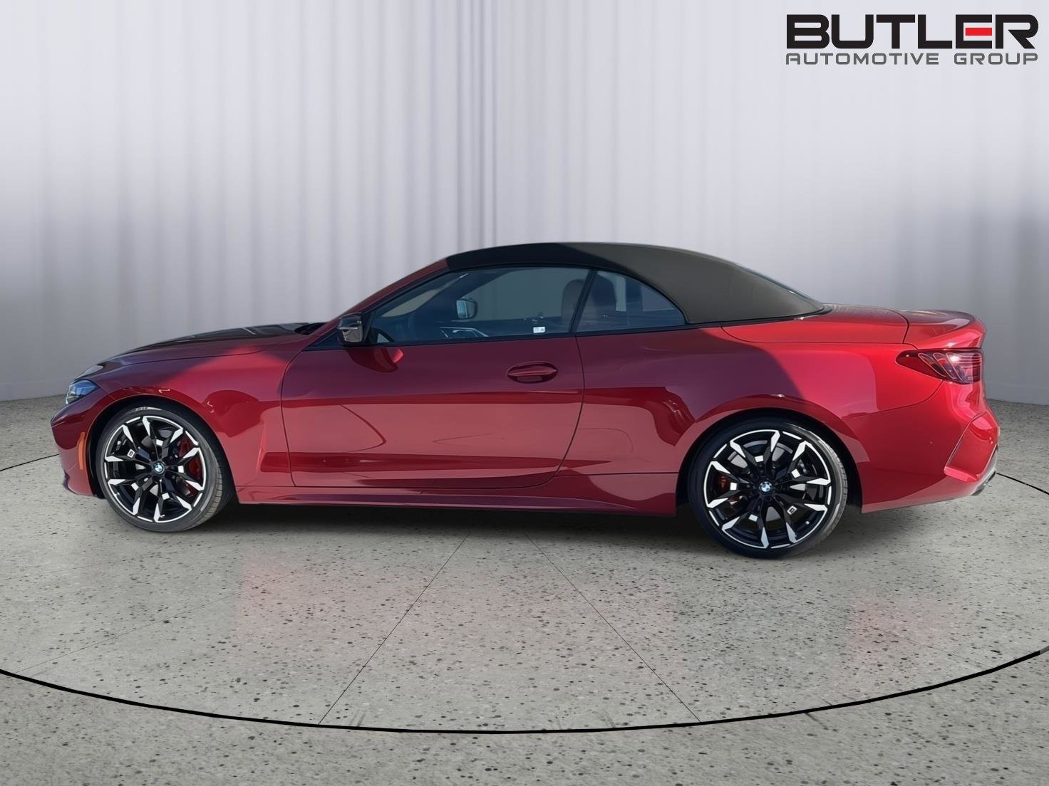 Used 2025 BMW M440i Convertible w/ Premium Package image 3