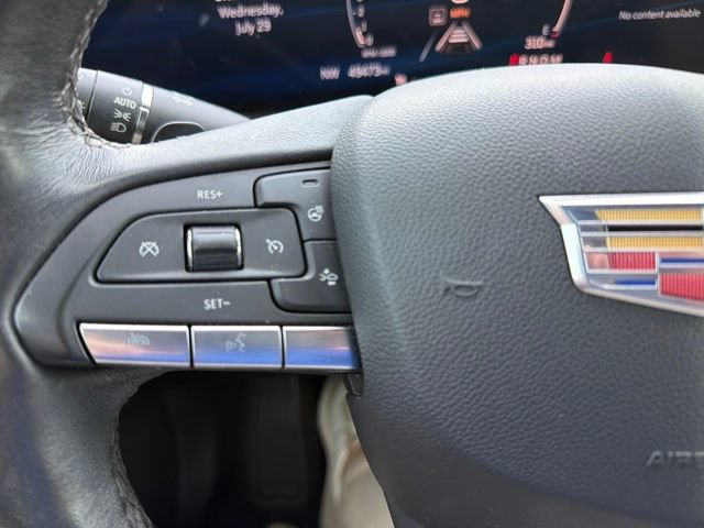 Used 2024 Cadillac XT4 Luxury w/ Cold Weather Package FWD image 15