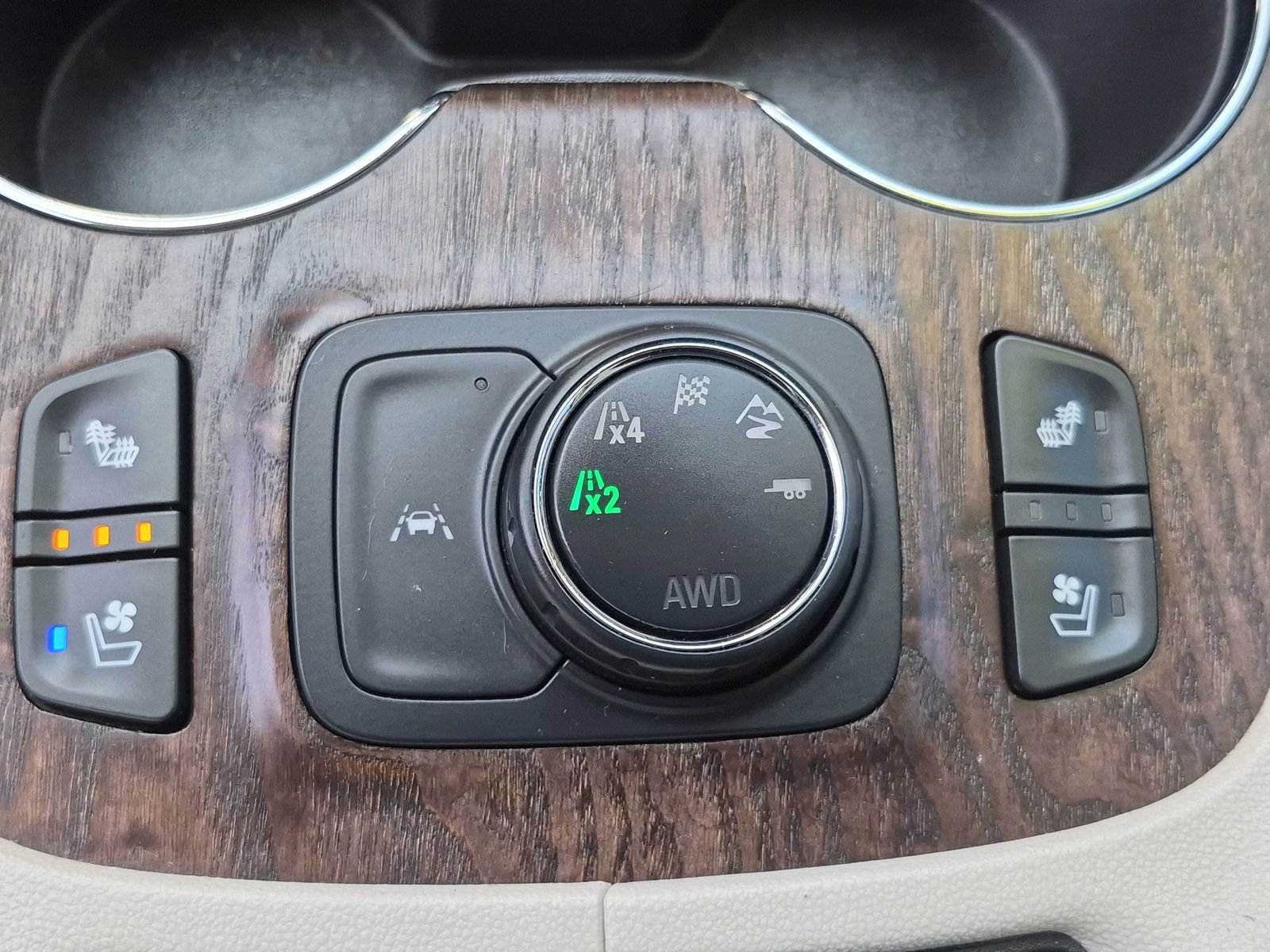 Used 2021 GMC Acadia Denali w/ Denali Technology Package AWD/4WD image 25