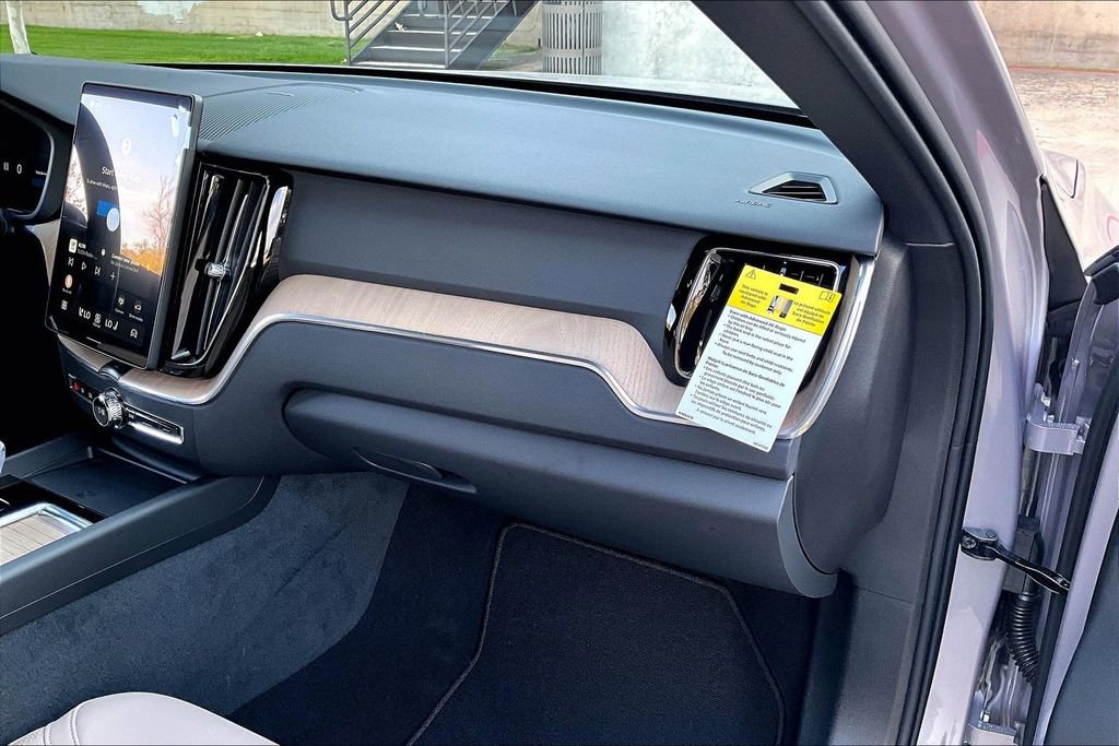 New 2026 Volvo XC60 B5 Plus w/ Protection Package Premier AWD/4WD image 18