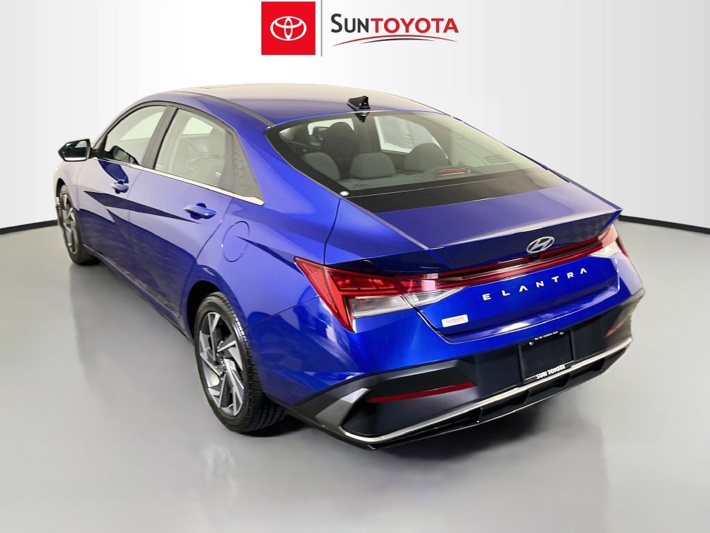 Used 2025 Hyundai Elantra SEL FWD image 5