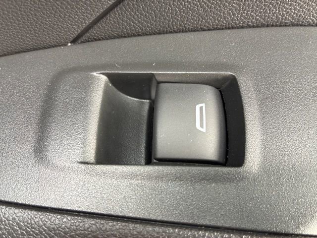 Used 2025 Chevrolet Trax LS w/ LS Convenience Package image 21