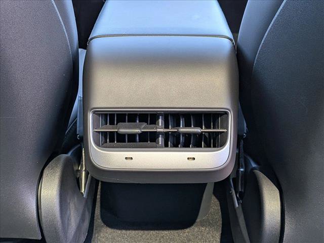 Used 2025 Tesla Model Y Long Range RWD image 17