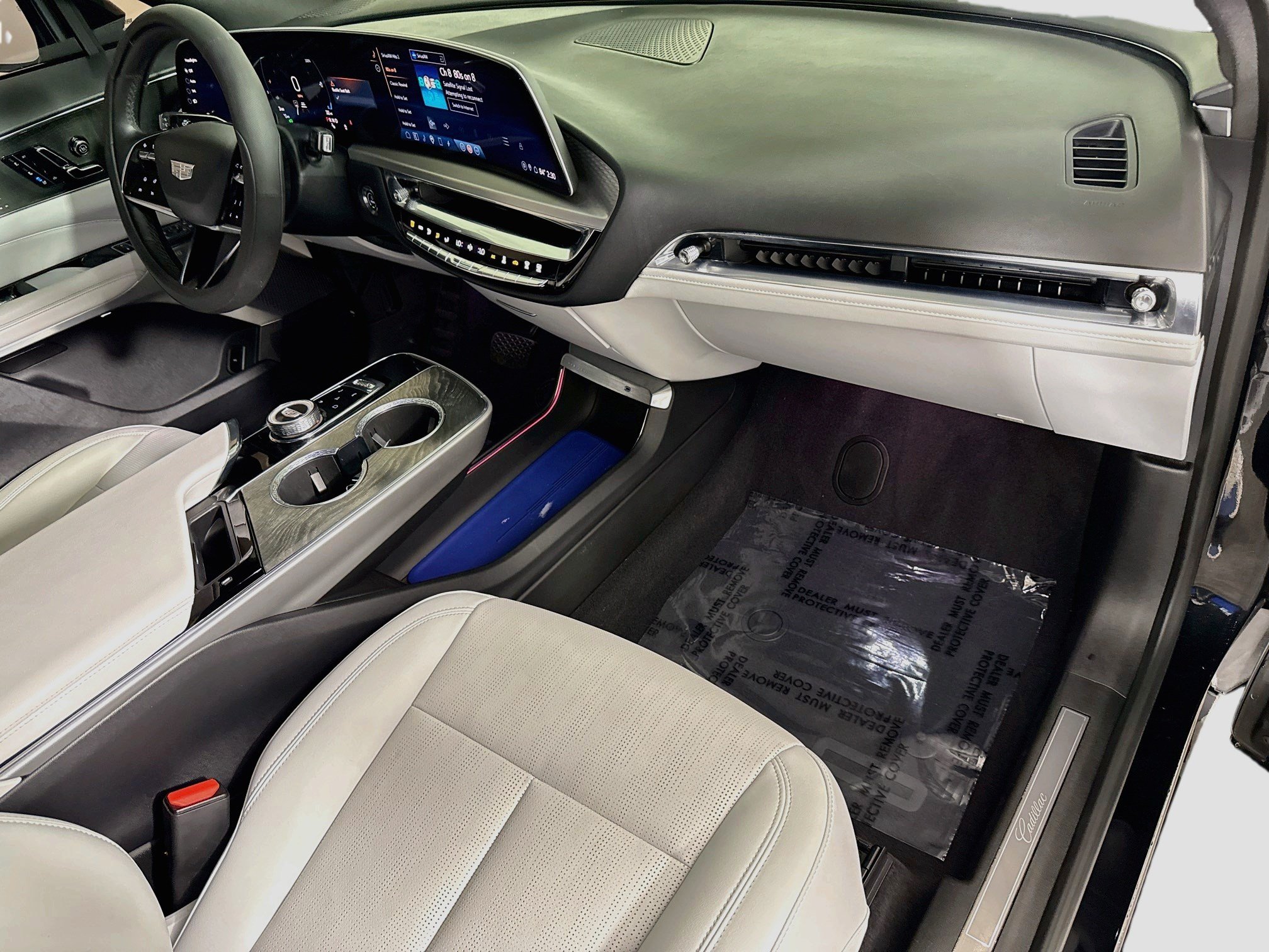 Used 2023 Cadillac Lyriq AWD image 30