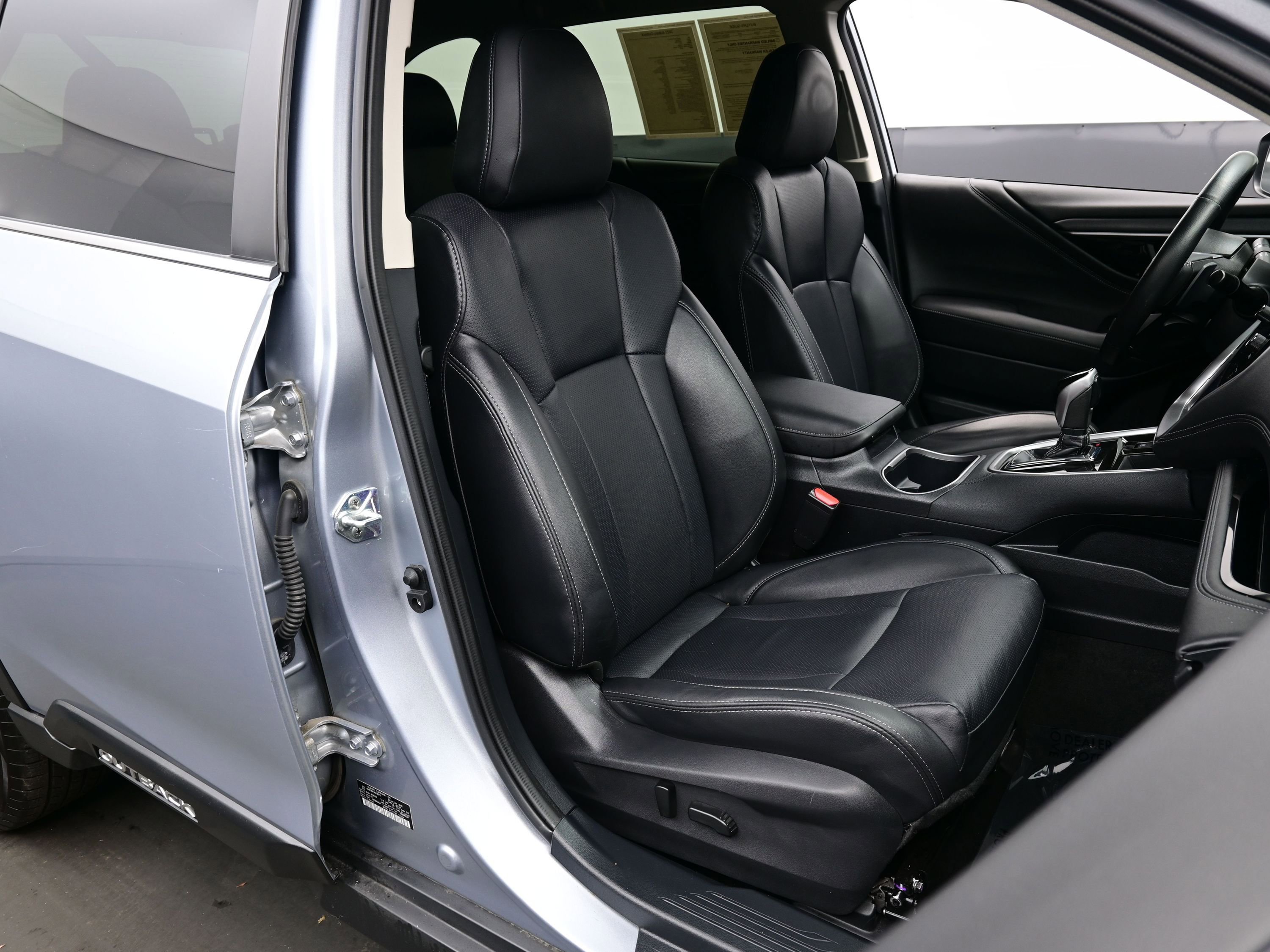 Used 2022 Subaru Outback Limited image 15