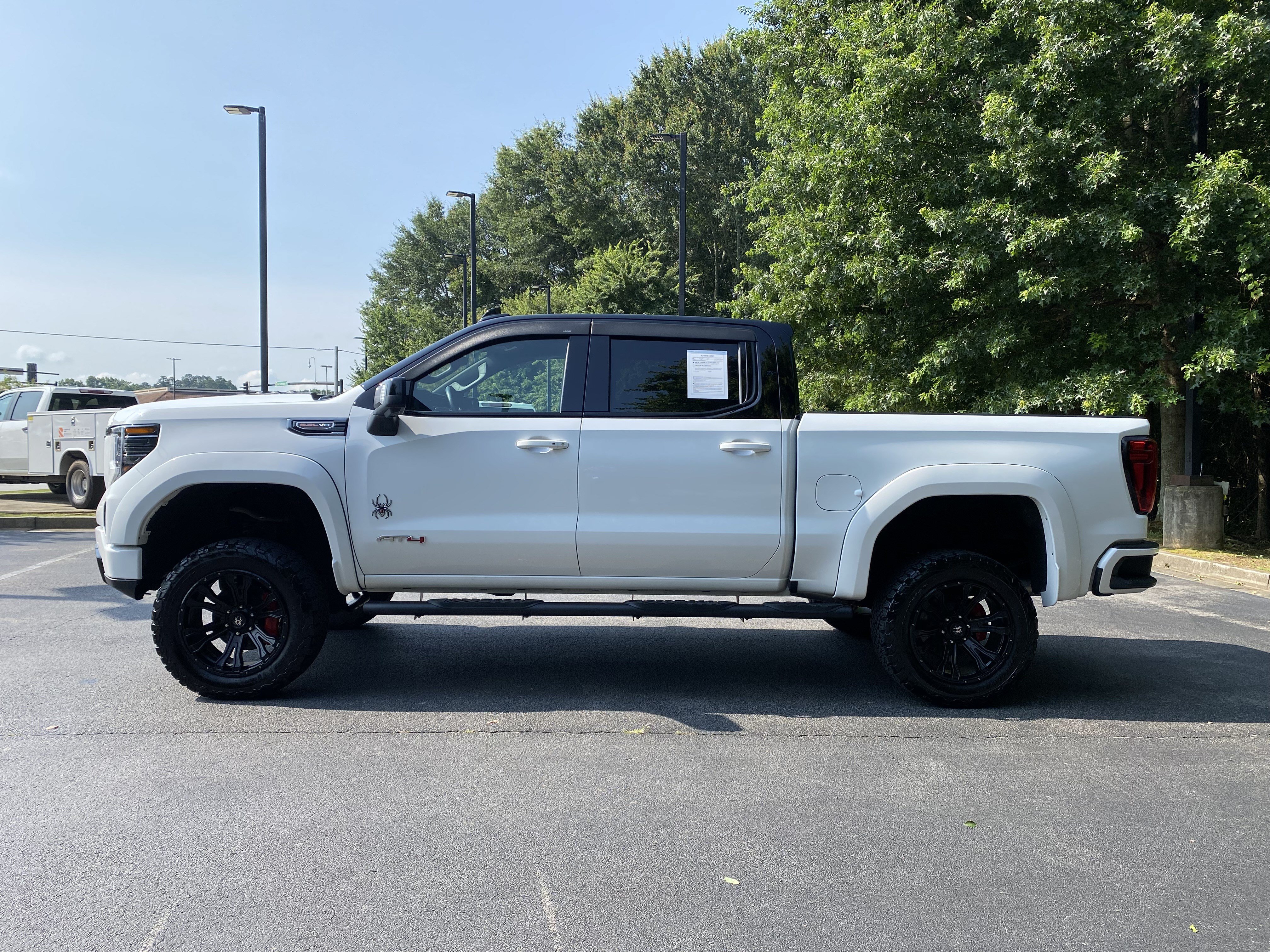 Used 2022 GMC Sierra 1500 AT4 w/ AT4 Premium Package AWD/4WD image 6