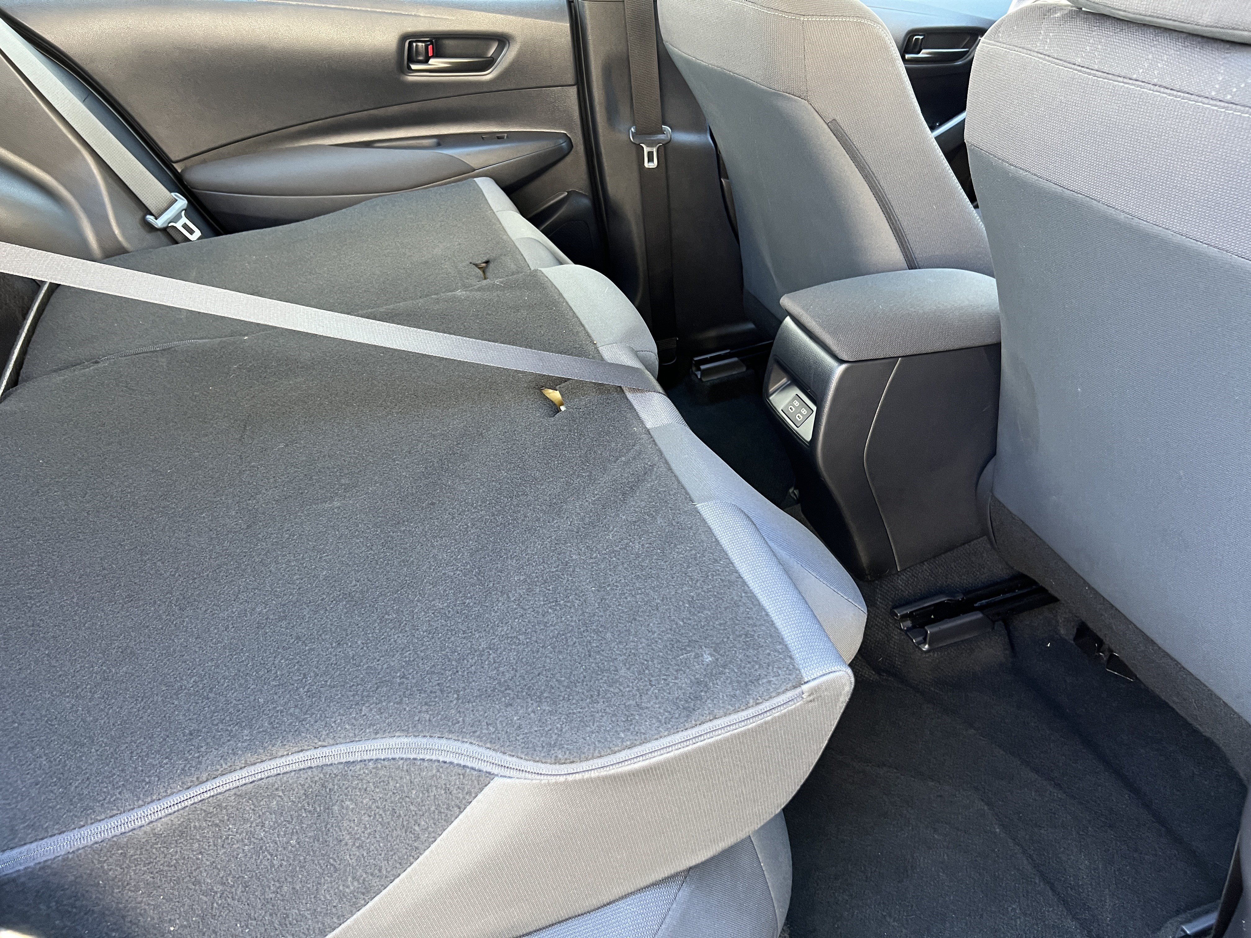 Used 2025 Toyota Corolla LE FWD image 21