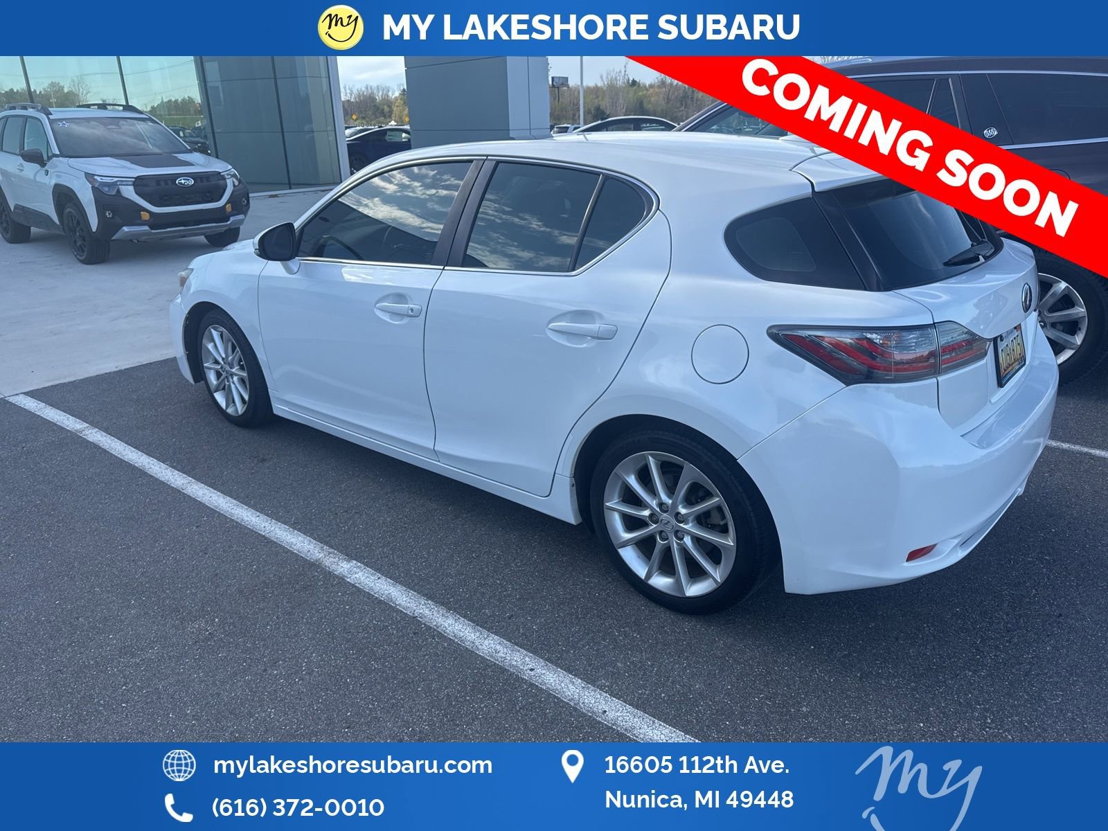 Used 2013 Lexus CT 200h w/ Premium Pkg w/Backup Camera FWD image 4