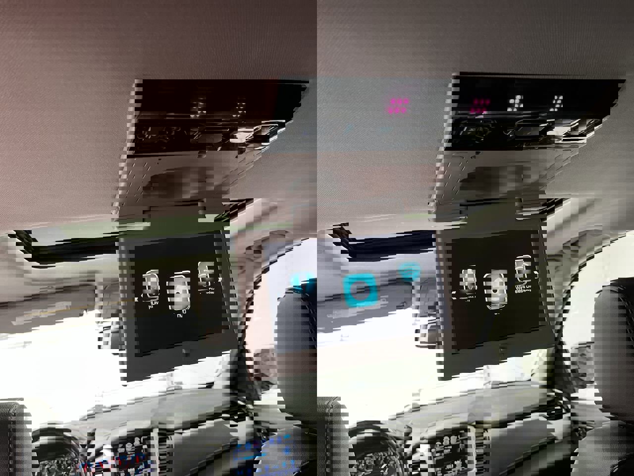 Used 2020 GMC Yukon XL SLT w/ Premium Edition image 8