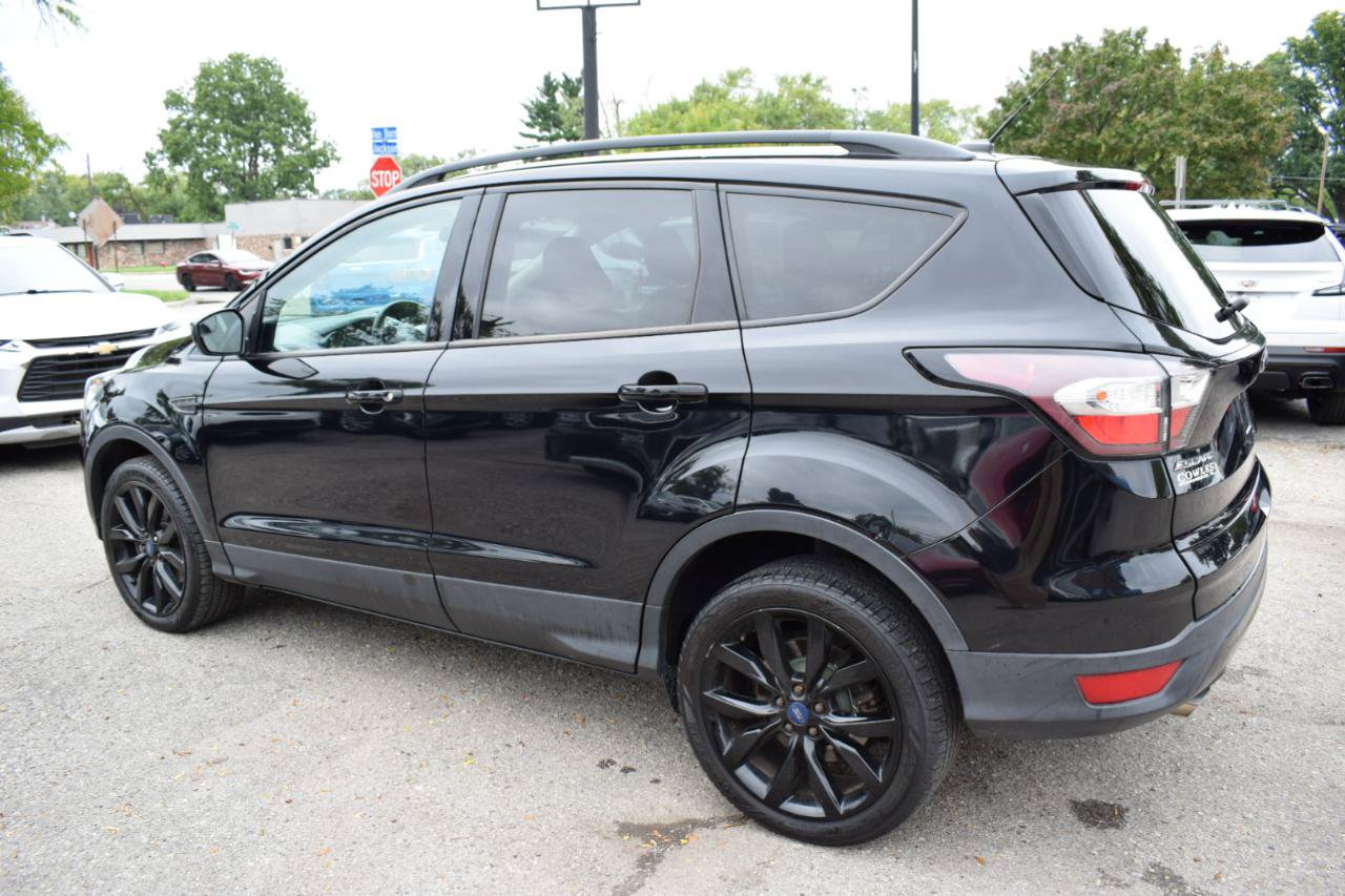 Used 2018 Ford Escape SE w/ SE Sport Appearance Package AWD/4WD image 8
