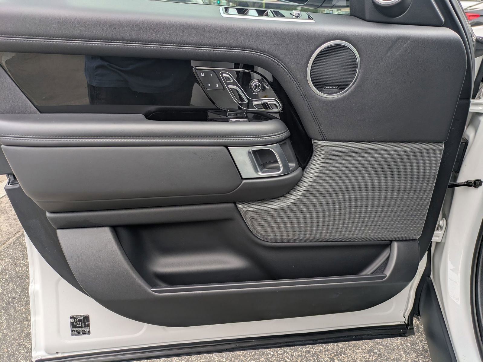 Used 2021 Land Rover Range Rover P525 Westminster Edition LWB image 11