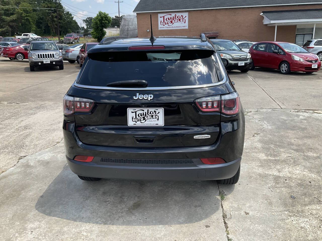 Used 2019 Jeep Compass Latitude w/ Popular Equipment Group image 4