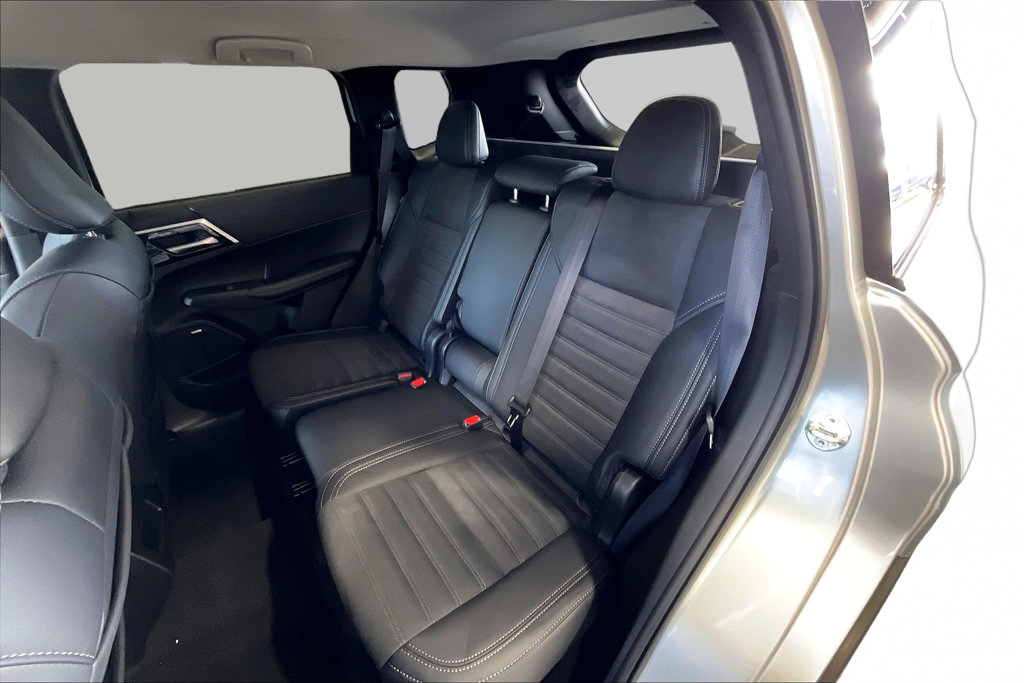 New 2026 Mitsubishi Outlander SE FWD image 10