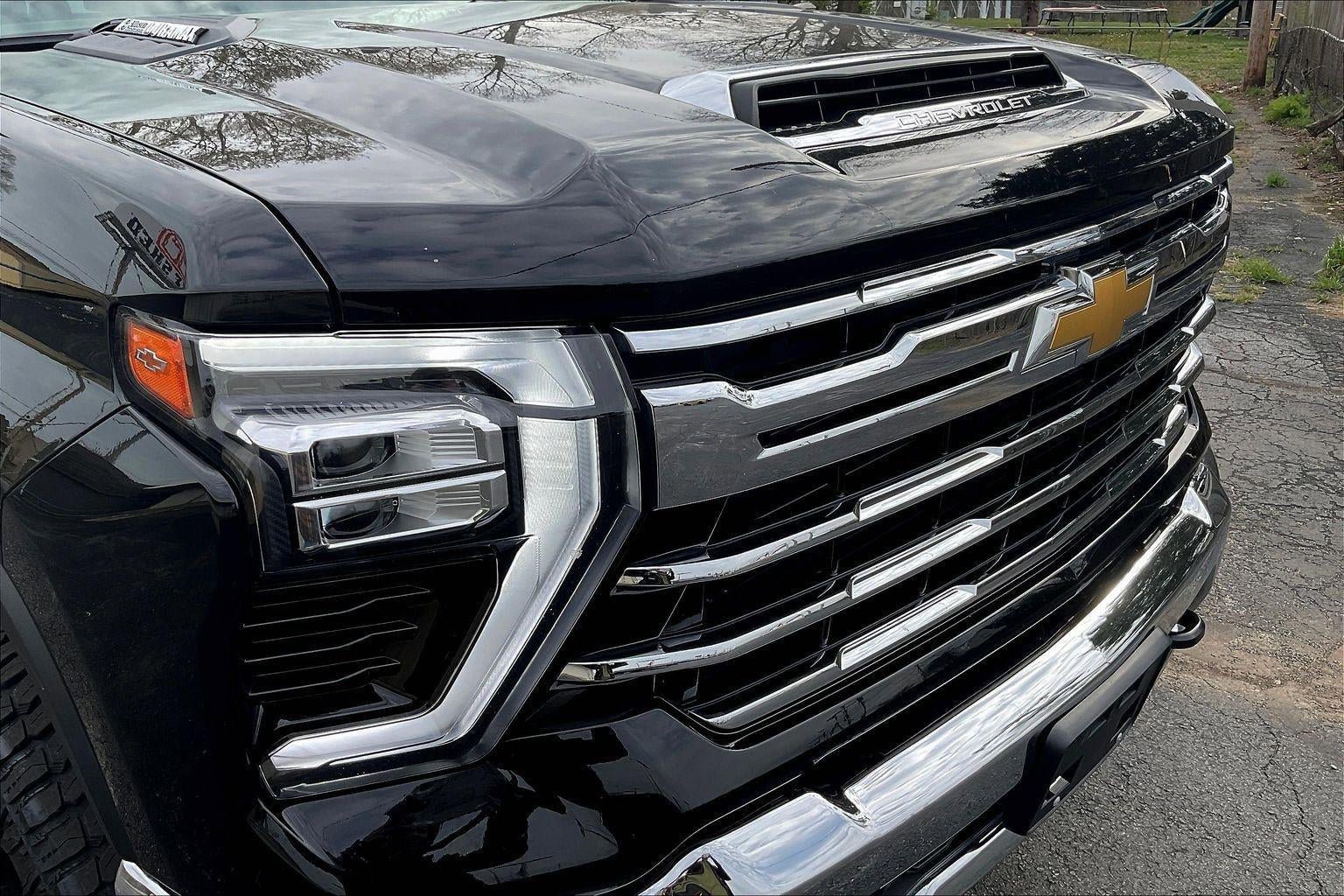 Used 2024 Chevrolet Silverado 2500 LTZ AWD/4WD image 30